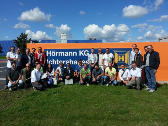 rivenditori italiani visitano gli stabilimenti del gruppo Hormann porte e portoni da garage metalbi reggio emilia parma modena mantova